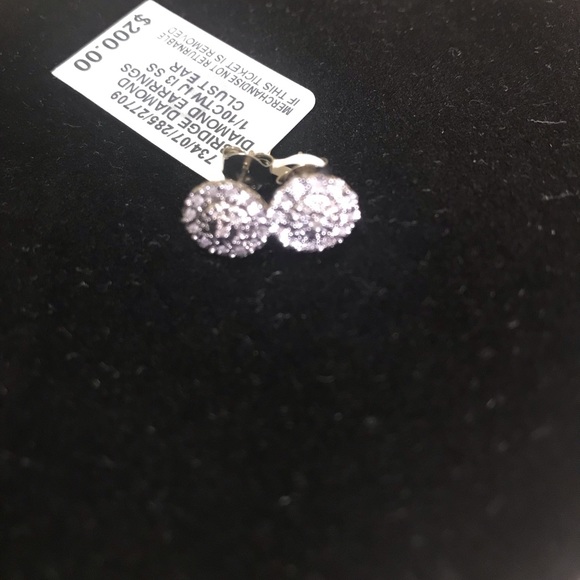 🌟NWT 1/10 CTW Diamond Earrings in Sterling Silver - Picture 2 of 4